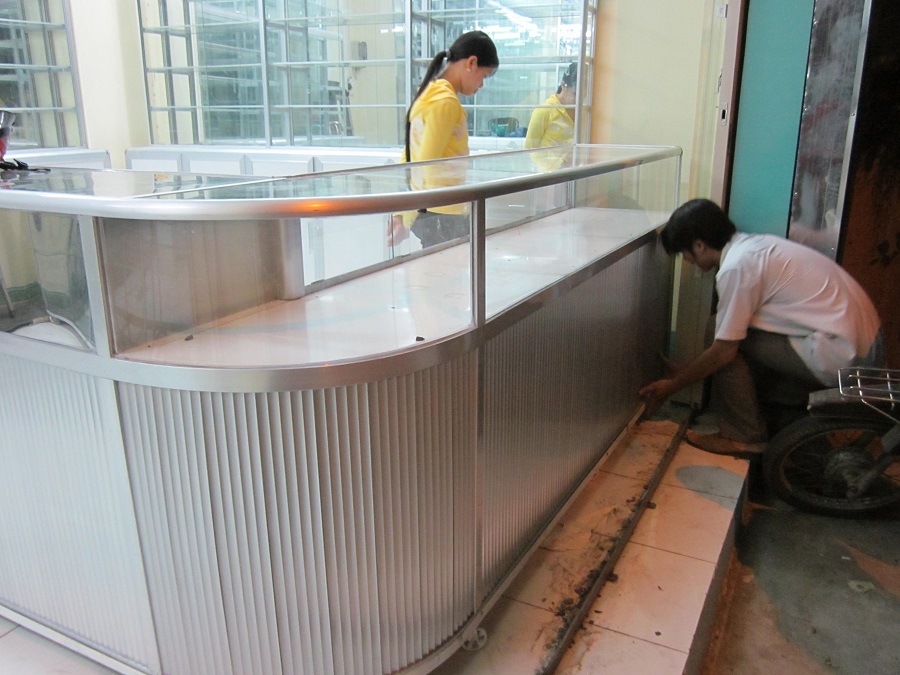 TỦ THUỐC TÂY