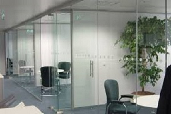 VÁCH KÍNH CƯỜNG LỰC